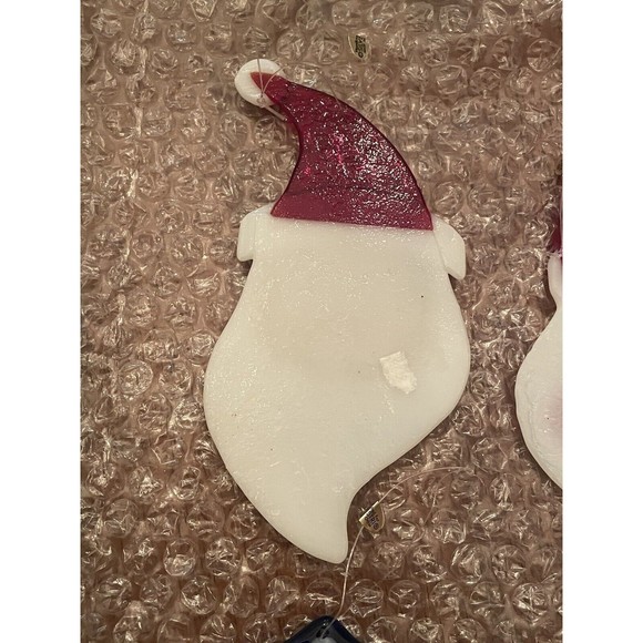 RSVD - Lot of 4 Vintage Silvestri Fused Glass Ornaments Santa/ Snowman/ Gifts C… - Picture 7 of 9